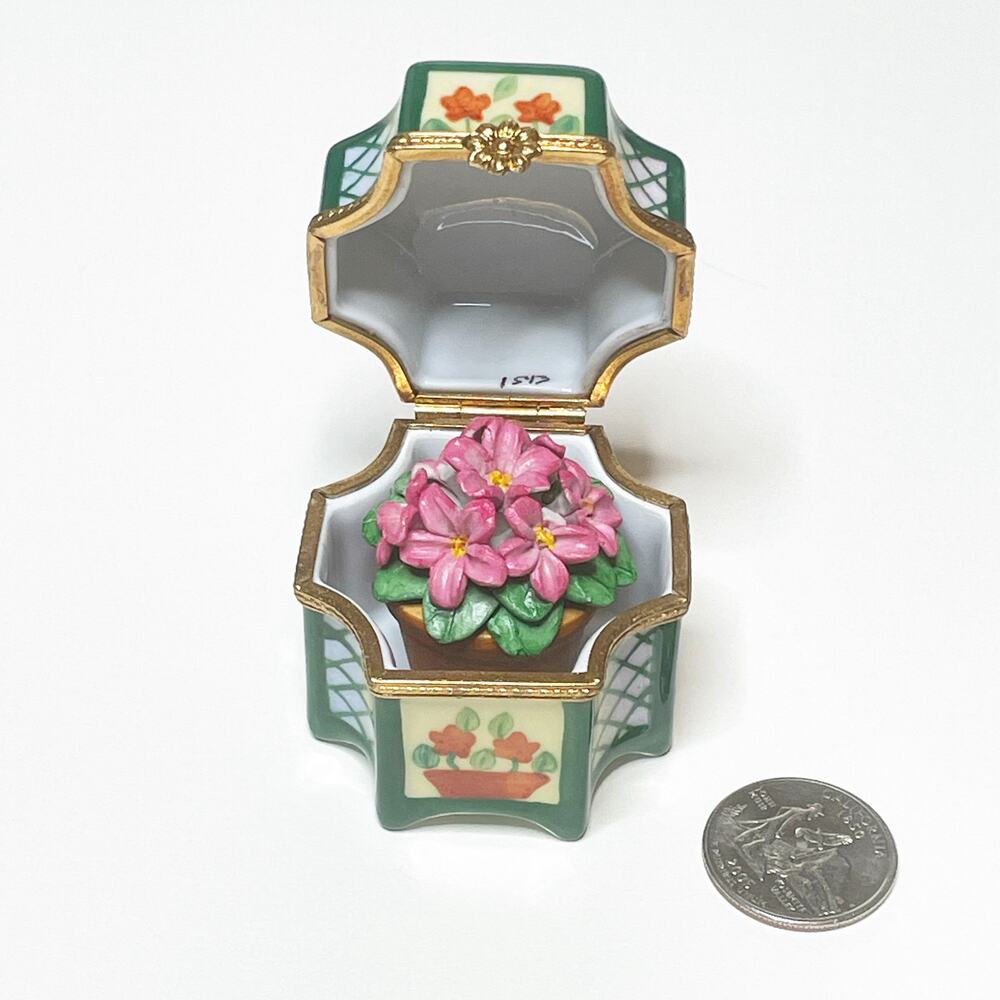 Limoges Box Flower Garden Hand Painted Porcelain Trinket Box - Picture 3 of 5
